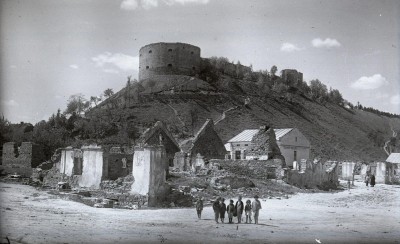 Trembowla zamek 1918.jpg
